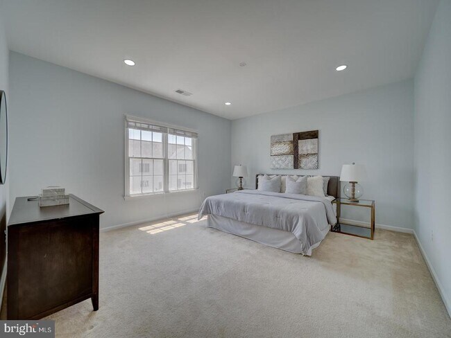 Building Photo - 43320 Barnstead Dr