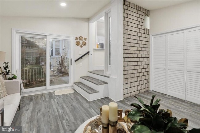 Building Photo - 405 Reading Ave