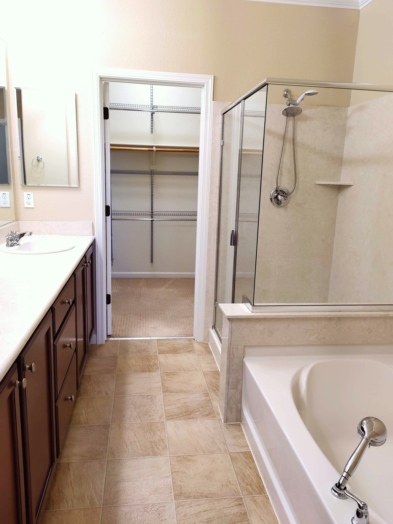 3rd Floor, Master Bath - 5962 Lugano Via