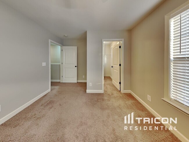 Building Photo - 3125 Hidden Creek Dr