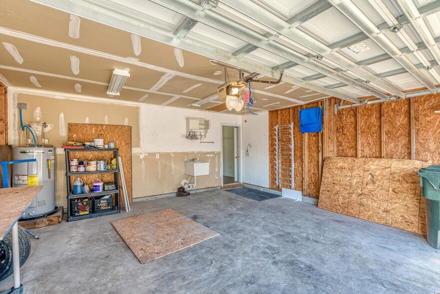 Building Photo - 610 Pepperbush Dr