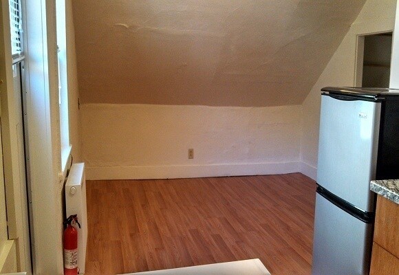 Building Photo - 175 Elliot St