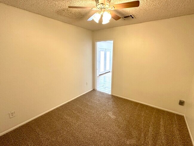 Building Photo - Nicely updated Marlette Estates home with pool, 3 beds, 2 baths.