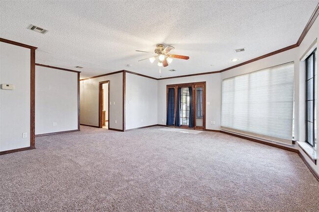 Building Photo - 805 Arlington Dr