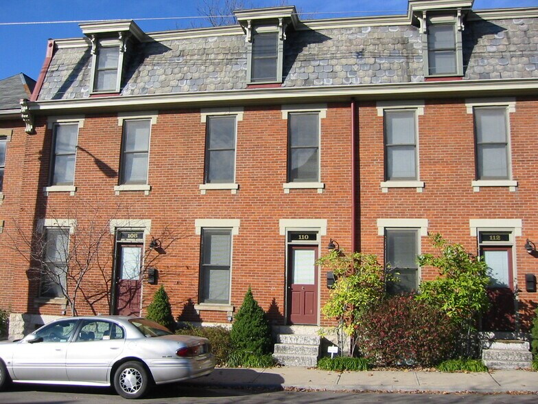 Primary Photo - 108 Warren St