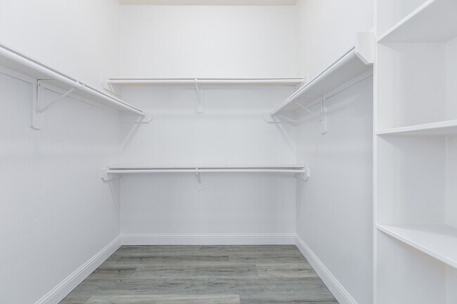 Building Photo - 21565 Duke Alexander Dr