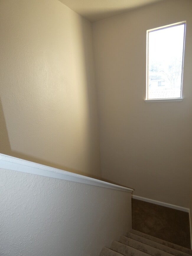 Building Photo - 128 Arcadia Dr