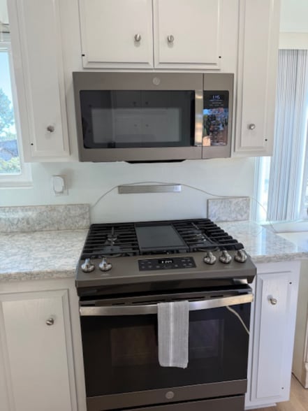 Building Photo - 4074 Vista Calaveras St