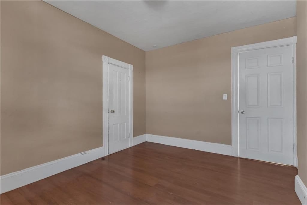 Building Photo - 1070 Main St