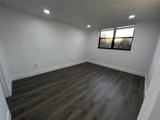 Building Photo - 8006 SW 149th Ave