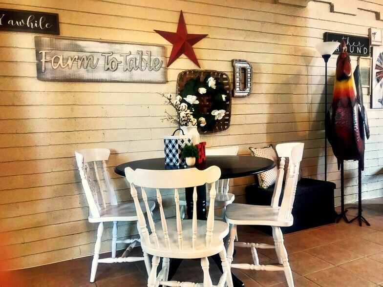 Building Photo - 13016 Constitution Ave NE