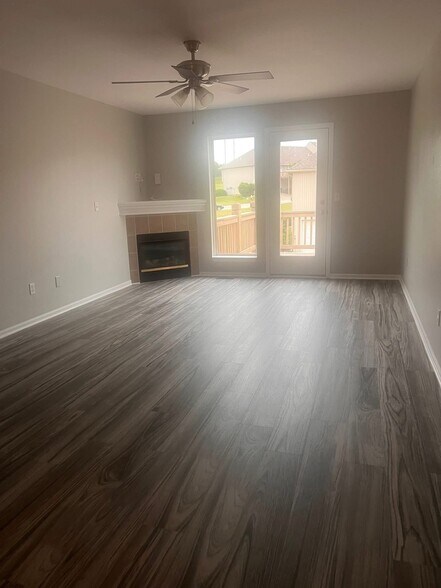 Building Photo - 8646 N Cleveland Ln