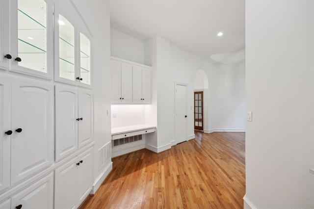 Building Photo - 4433 Holland Ave