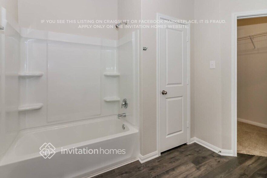 Building Photo - 8102 Sunberry Shadow Dr