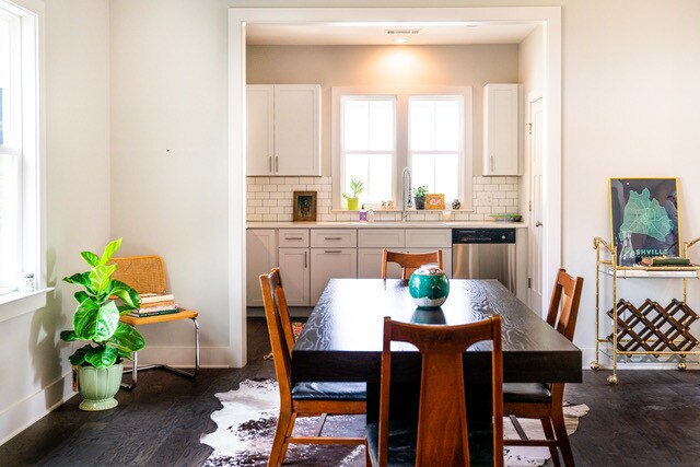 Building Photo - 509 Rosedale Ave E