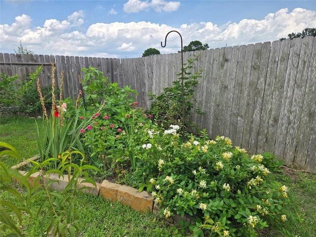 Building Photo - 20515 White Lilac Trail