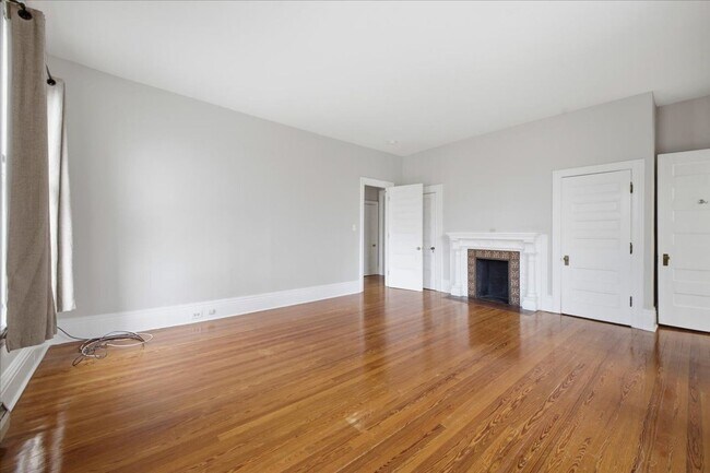 Building Photo - 825 Delaware Ave