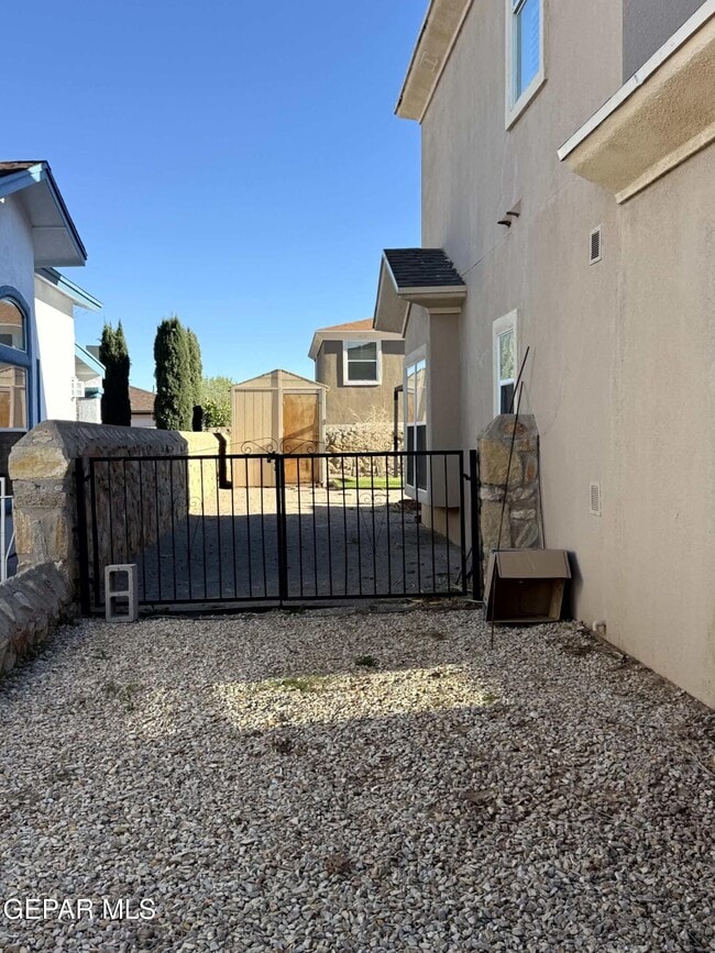 Building Photo - 5448 Ignacio Frias Dr