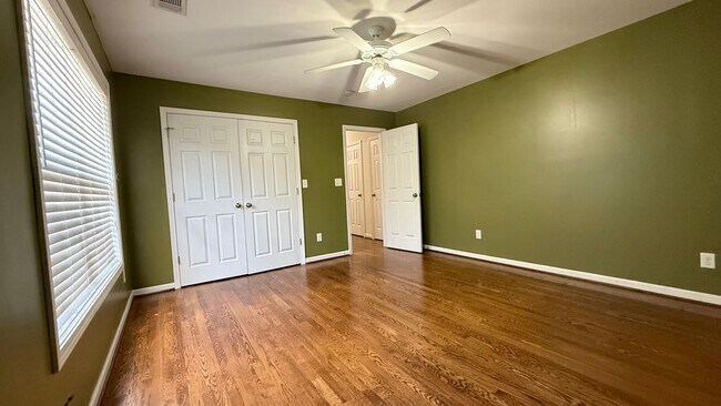 Building Photo - Two bedroom Two bathroom with shop/craft room