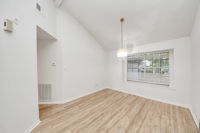 Building Photo - 3611 Bee Bayou Ln