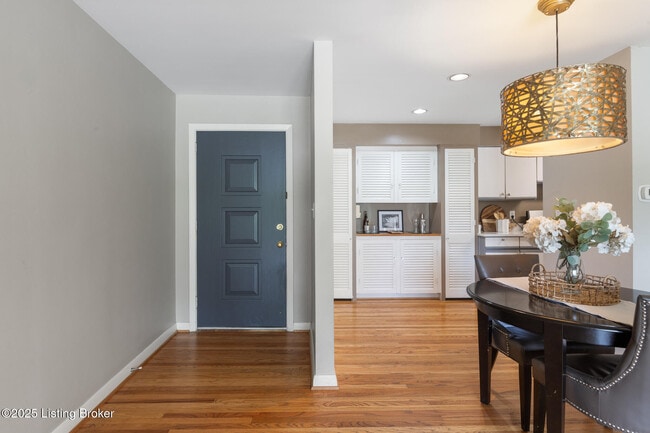 Building Photo - 2705 Riedling Dr