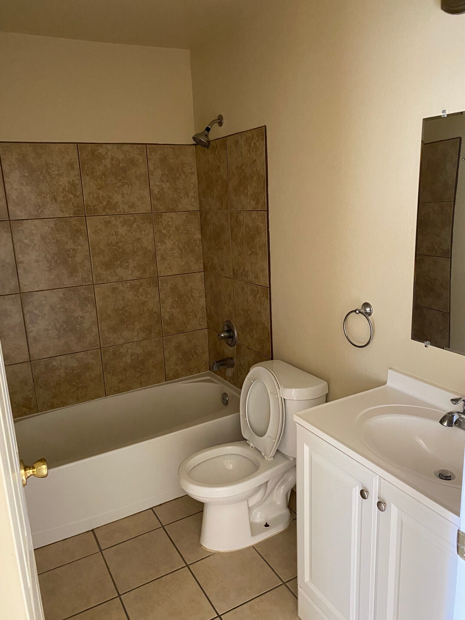 Building Photo - 8493 Roseway Dr