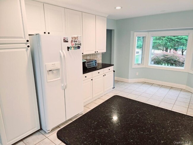 Building Photo - 3 Bennett Dr