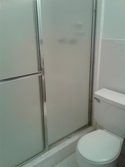 bath room-2 - 4113 NW 78th Ter