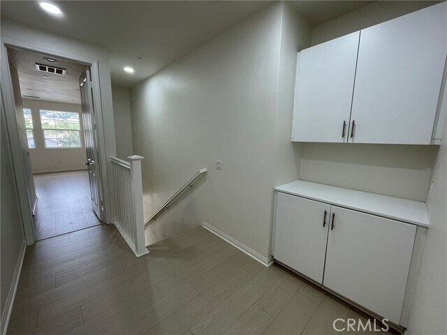 Building Photo - 810 The Promenade