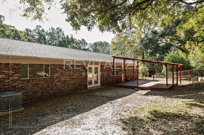 Building Photo - HALF-DEPOSIT SPECIAL! Spacious 4-Bed 2-Bath Brick Home in West Mobile