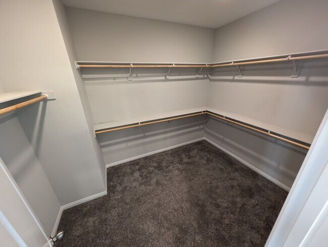 Building Photo - 8096 Skye Roar Ct