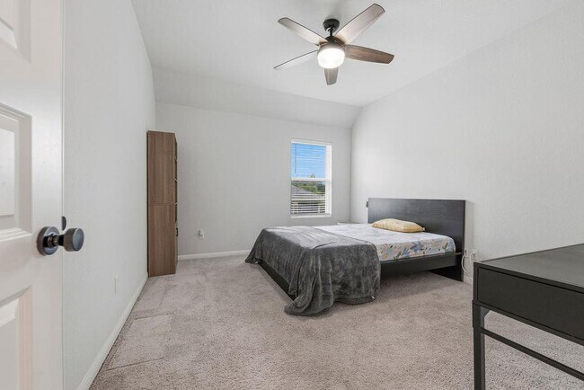 Building Photo - 17616 Chino Ln