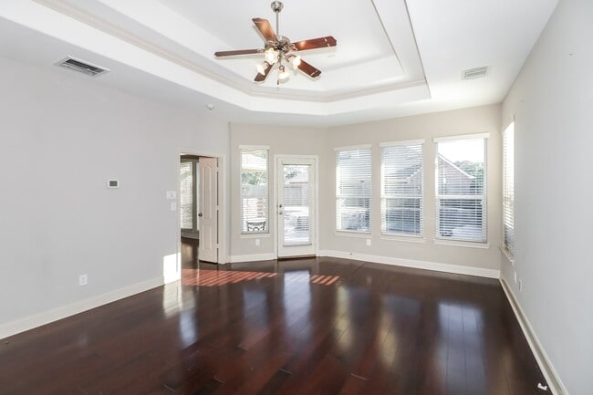 Building Photo - 2718 Van Gogh Ln