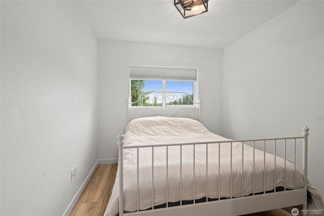 Building Photo - 3 Bedroom 2 Bath located in Winlock