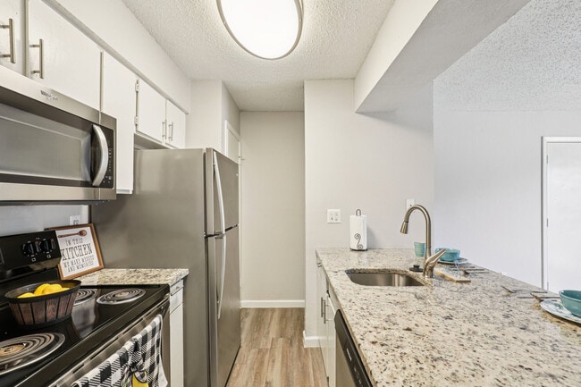 Building Photo - Claro Court Apartments