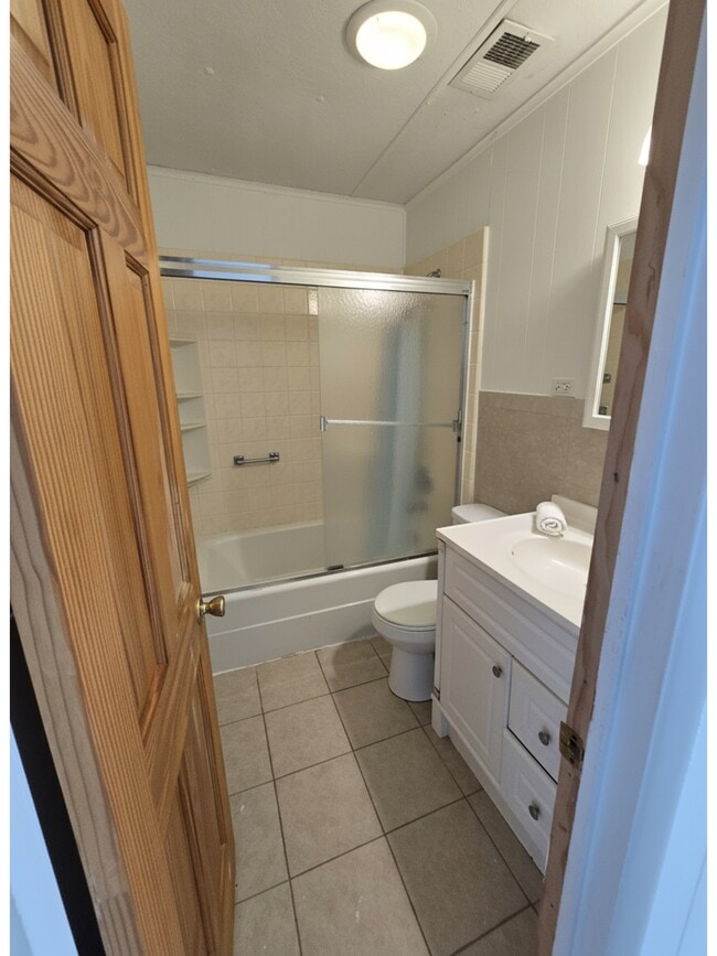 Building Photo - 2665 Chatsworth Ct