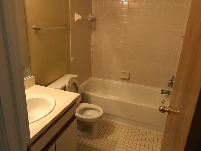 Building Photo - 42825 Lilley Pointe Dr