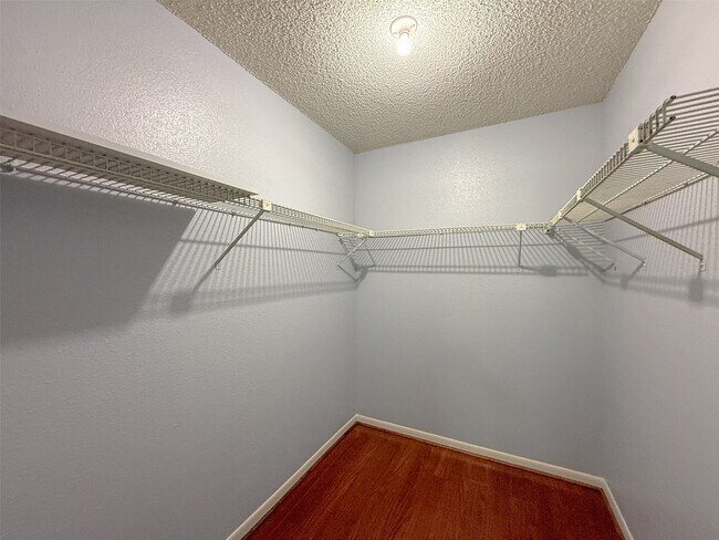 Building Photo - 3100 Jeanetta St