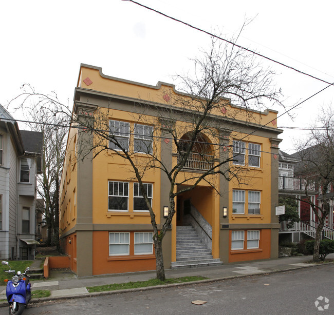 Primary Photo - Flandora Apartments