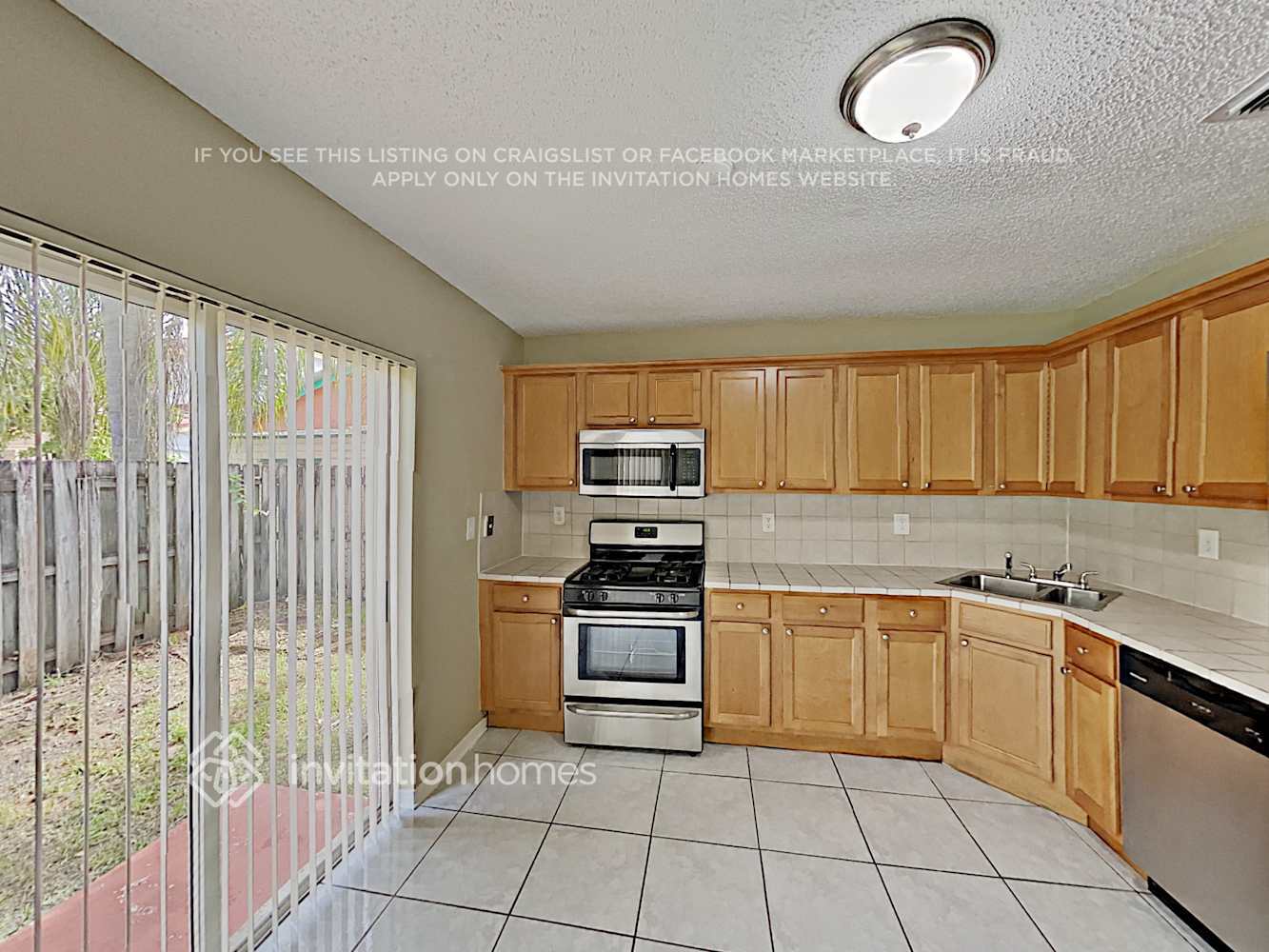 Building Photo - 15555 SW 95th Ln