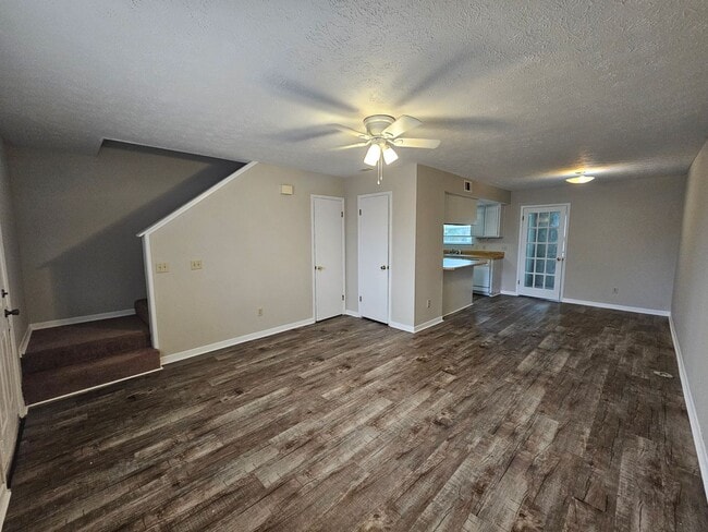 Building Photo - Efficient Townhome w/Spacious Floorplan & Convenient to Tyndall AFB! *SPECIAL: 1/2 OFF 1st Month'...