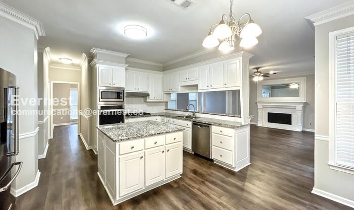 Building Photo - 3106 Sherwood Oaks Ln