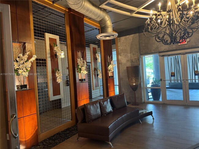 Building Photo - 10 SW South River Dr