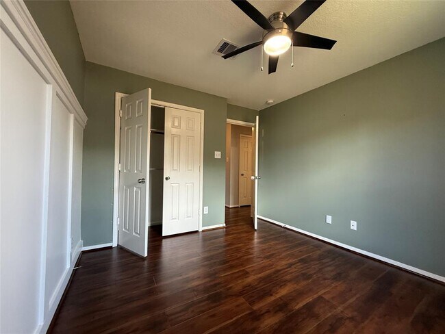 Building Photo - 2310 Megellan Point Ln