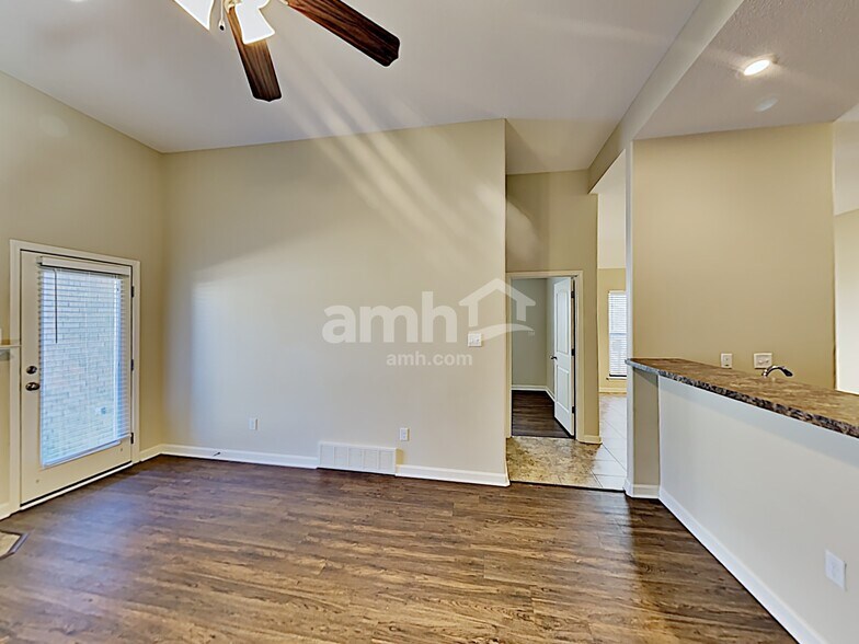 Building Photo - 8716 Nuthatch Ln