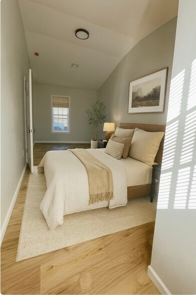 Unit 1 Bedroom - 17 Metcalf Ave