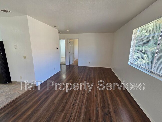 Building Photo - 228 McFarland St