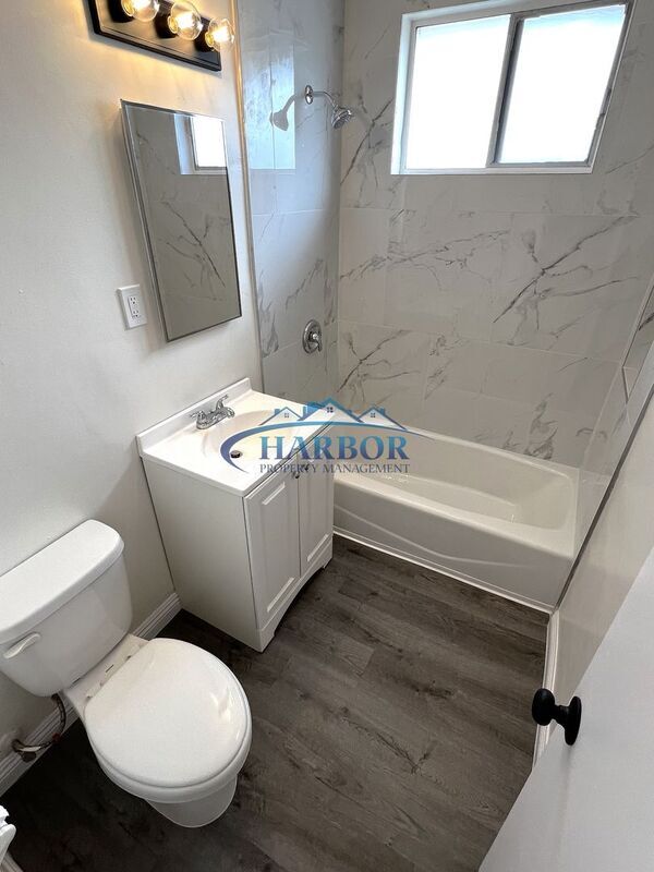 Building Photo - 4358 W 142nd St