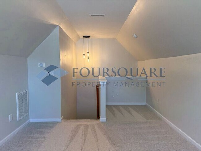Building Photo - Spacious Ranch-Style Smart Home with Bonus Room, Sunroom , Electricity Included ! - & 2-Car Garag...