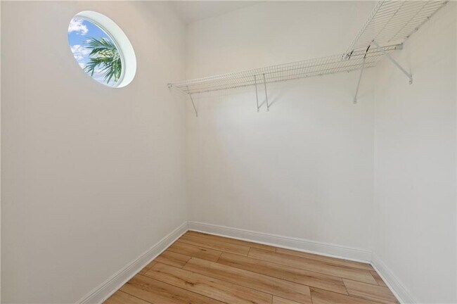 Building Photo - 1416 NE 4th Ct